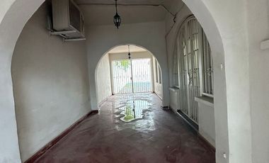 CASA CON USO DE SUELO PARA OFICINA  EN RENTA CENTRO DE MONTERREY