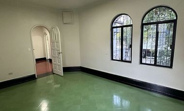 CASA CON USO DE SUELO PARA OFICINA  EN RENTA CENTRO DE MONTERREY