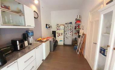 FLORIDA MITRE - CHALET ESTILO INGLÉS DE 4 AMB EN DOS PLANTAS, CON PATIO Y GARAGE!