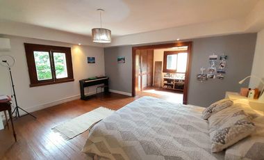 FLORIDA MITRE - CHALET ESTILO INGLÉS DE 4 AMB EN DOS PLANTAS, CON PATIO Y GARAGE!