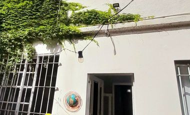 FLORIDA MITRE - CHALET ESTILO INGLÉS DE 4 AMB EN DOS PLANTAS, CON PATIO Y GARAGE!