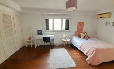 FLORIDA MITRE - CHALET ESTILO INGLÉS DE 4 AMB EN DOS PLANTAS, CON PATIO Y GARAGE!