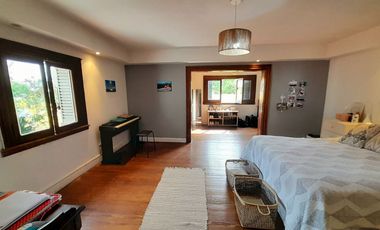 FLORIDA MITRE - CHALET ESTILO INGLÉS DE 4 AMB EN DOS PLANTAS, CON PATIO Y GARAGE!