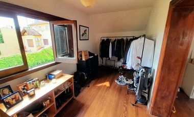 FLORIDA MITRE - CHALET ESTILO INGLÉS DE 4 AMB EN DOS PLANTAS, CON PATIO Y GARAGE!