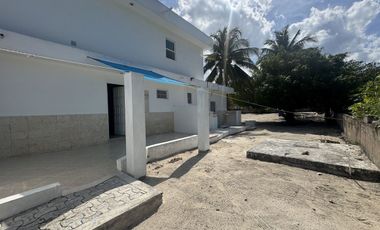 En Venta, Casa en Telchac puerto en esquina 4 recámaras, alberca