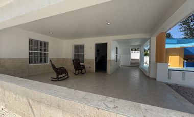 En Venta, Casa en Telchac puerto en esquina 4 recámaras, alberca