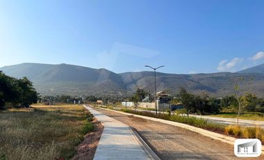 Terrenos Comerciales en Venta a pie de Carretera y frente al Lago de Chapala
