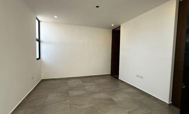 CASA EN VENTA EN PRIVADA TAMORA, CONKAL.