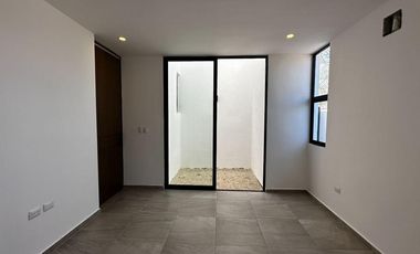 CASA EN VENTA EN PRIVADA TAMORA, CONKAL.