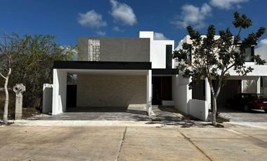 CASA EN VENTA EN PRIVADA TAMORA, CONKAL.
