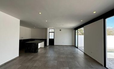 CASA EN VENTA EN PRIVADA TAMORA, CONKAL.