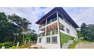 Se Vende Amplia y Hermosa Casa en Altos del Maria