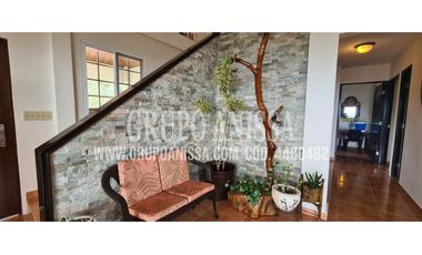 Se Vende Amplia y Hermosa Casa en Altos del Maria