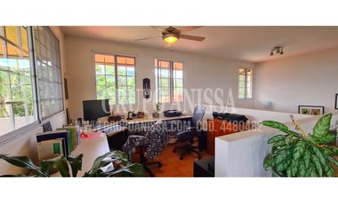 Se Vende Amplia y Hermosa Casa en Altos del Maria