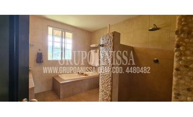 Se Vende Amplia y Hermosa Casa en Altos del Maria