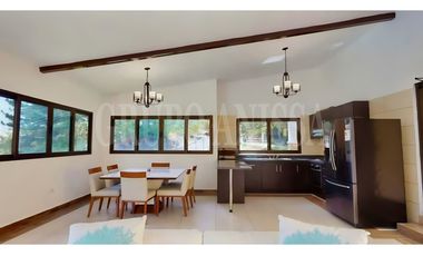 OPORTUNIDAD! Se vende Hermosa Casa en Altos del Maria