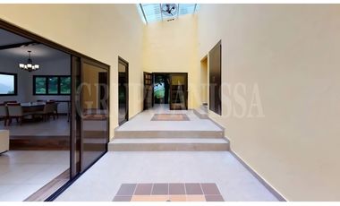 OPORTUNIDAD! Se vende Hermosa Casa en Altos del Maria