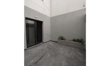 ALQUILER TEMPORARIO DEPTO 2 AMB. CON PATIO EN LA PERLA