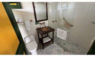 VENTA DE FINCA-HOTEL EN MONTENEGRO, QUINDO, COLOMBIA