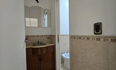 DUPLEX 3 AMBIENTES EN VENTA EN AVELLANEDA COCHERA