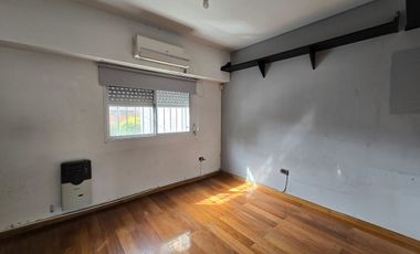 DUPLEX 3 AMBIENTES EN VENTA EN AVELLANEDA COCHERA