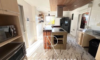 Casa en Arriendo en CASA AMOLADA EN HUECHURABA 4D+3B+2E+BG