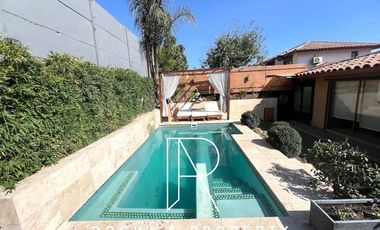 Casa en Arriendo en CASA AMOLADA EN HUECHURABA 4D+3B+2E+BG