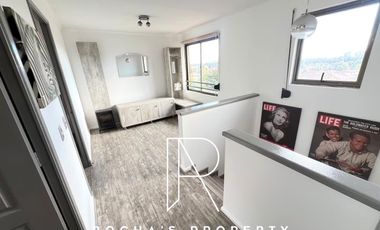 Casa en Arriendo en CASA AMOLADA EN HUECHURABA 4D+3B+2E+BG