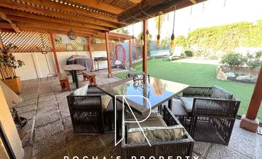 Casa en Arriendo en CASA AMOLADA EN HUECHURABA 4D+3B+2E+BG