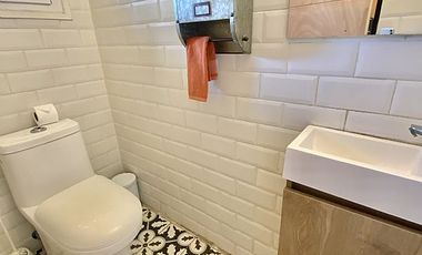 Casa en Arriendo en HERMOSA CASA AMOBLADA 3D+SERVICIO/2.5B/ E