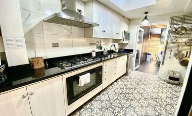 Casa en Arriendo en HERMOSA CASA AMOBLADA 3D+SERVICIO/2.5B/ E