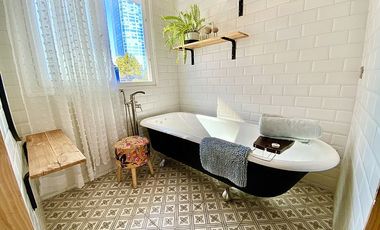 Casa en Arriendo en HERMOSA CASA AMOBLADA 3D+SERVICIO/2.5B/ E