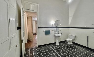 Casa en Arriendo en AMPLIA CASA A PASOS DE METRO ÑUBLE 4D+1B+1B