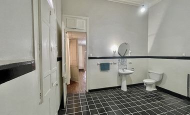 Casa en Arriendo en AMPLIA CASA A PASOS DE METRO ÑUBLE 4D+1B+1B