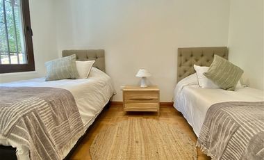 Casa en Arriendo en Casa AMOBLADA, UNA CUADRA AV KENNEDY