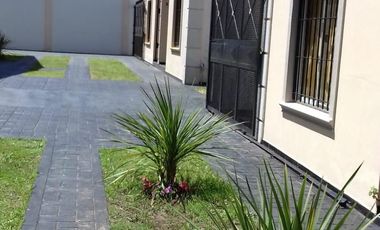 Dúplex en alquiler temporario de 3 dormitorios c/ cochera en San Bernardo