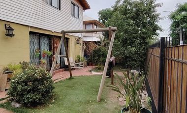 VENTA AMPLIA CASA 5D2B - VILLA SANTA CAROLINA MACUL