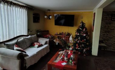 VENTA AMPLIA CASA 5D2B - VILLA SANTA CAROLINA MACUL