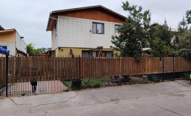 VENTA AMPLIA CASA 5D2B - VILLA SANTA CAROLINA MACUL