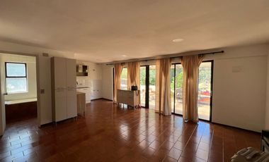 Casa en arriendo c/ estacionamiento en Centro de Olmué