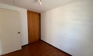 Casa en arriendo c/ estacionamiento en Centro de Olmué