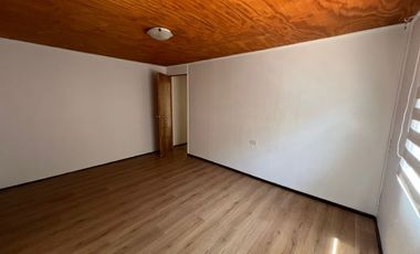 Casa en arriendo c/ estacionamiento en Centro de Olmué