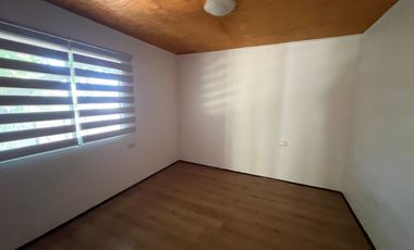 Casa en arriendo c/ estacionamiento en Centro de Olmué