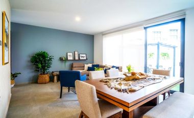 Venta Depa con Jardin  Zibata Luks Townhouses