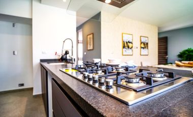 Venta Depa con Jardin  Zibata Luks Townhouses