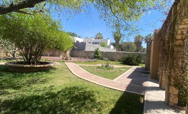 CASA EN VENTA.  FRACCIONAMIENTO LAS CABAÑAS.