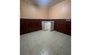 VENDE CASA 5 DORMITORIOS CON 92 M2 - SECTOR MIRASOL –VOLCAN APAGADO