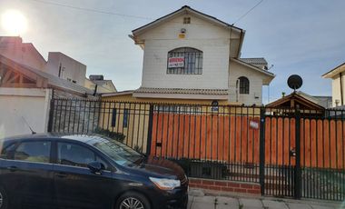 SE ARRIENDA CASA EN LA CIUDAD DE OVALLE