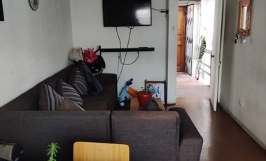 ACOGEDOR DEPARTAMENTO EN SECTOR SANTA ROSA PARADERO 28