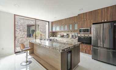 Exclusiva Casa en Calimaya: 3 Recámaras, Jardín y Área Social